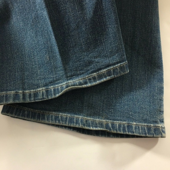 Levis Straus Women's Signature Jeans 10 Medium Stretch Denim Boot Cut At Waist - Picture 7 of 8